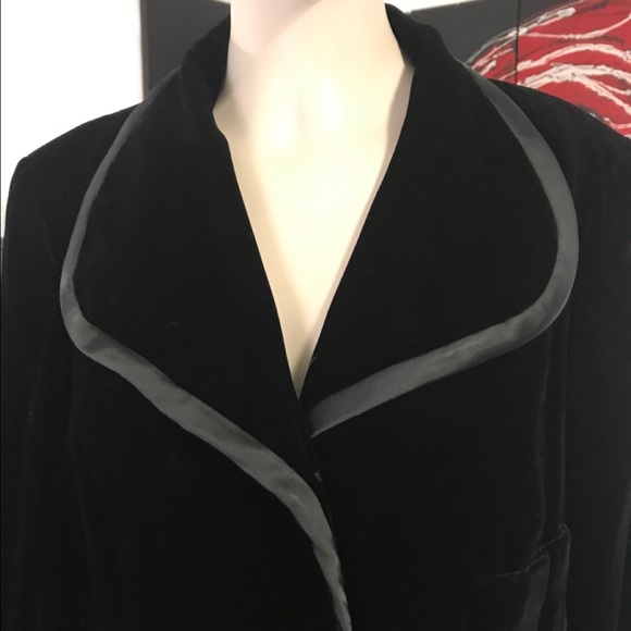 Joan Leslie by Kasper velvet/satin suit - Picture 5 of 8